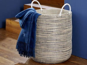 Корзина из растительных волокон