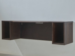 Прямоугольный стол из дуба с полками