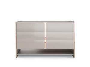 Деревянный комод