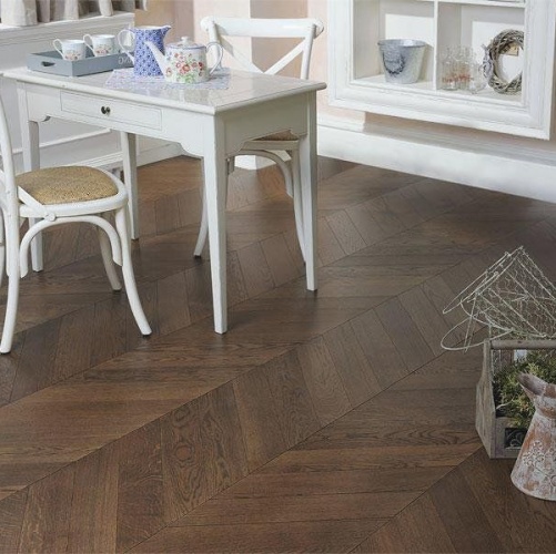 Паркет Ёлка Coswick Молочный Шоколад Дуб Натур (Гладкая) 530х107,95 мм 11293217 - Вид №1