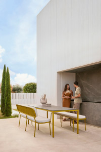 Садовая скамейка из нержавеющей стали