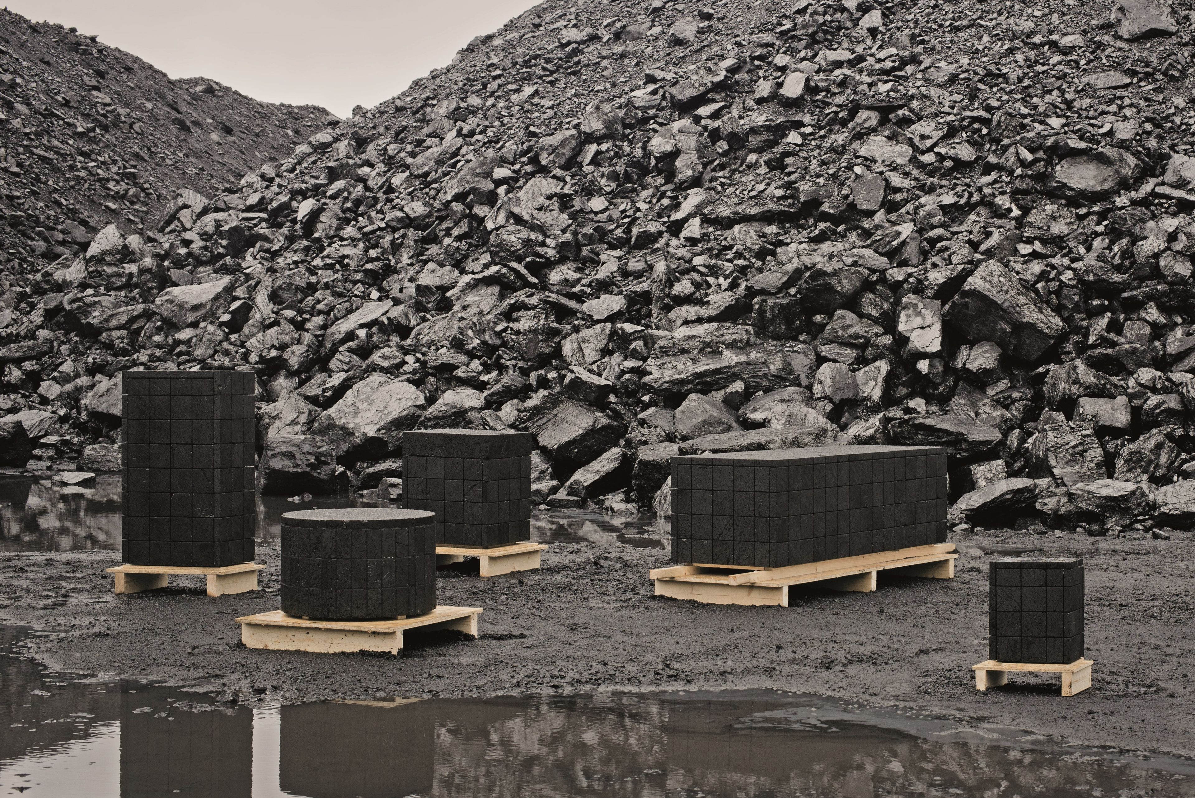 Скамья из антрацитового угля Movimento Gallery Jesper Eriksson ARCH-00103760 - Вид №4