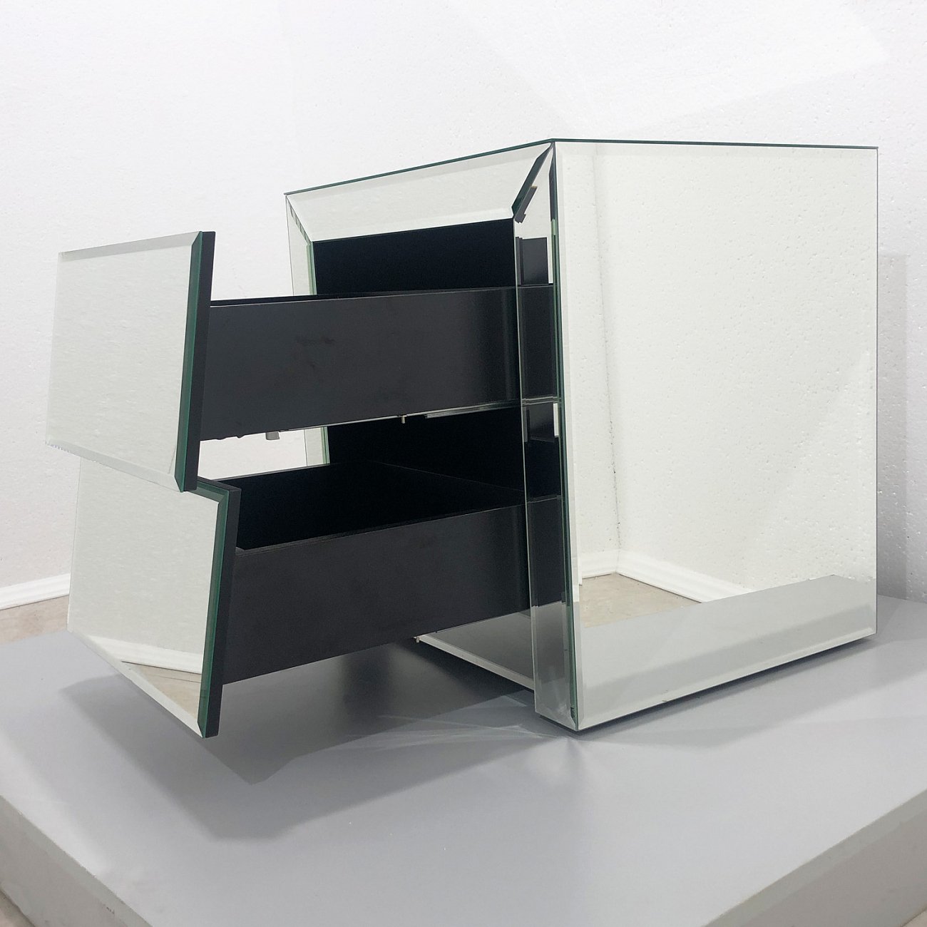 Тумбочка прикроватная зеркальная "Лэвэл Сэт" GRAUM  304076 Зеркальный  - Вид №1