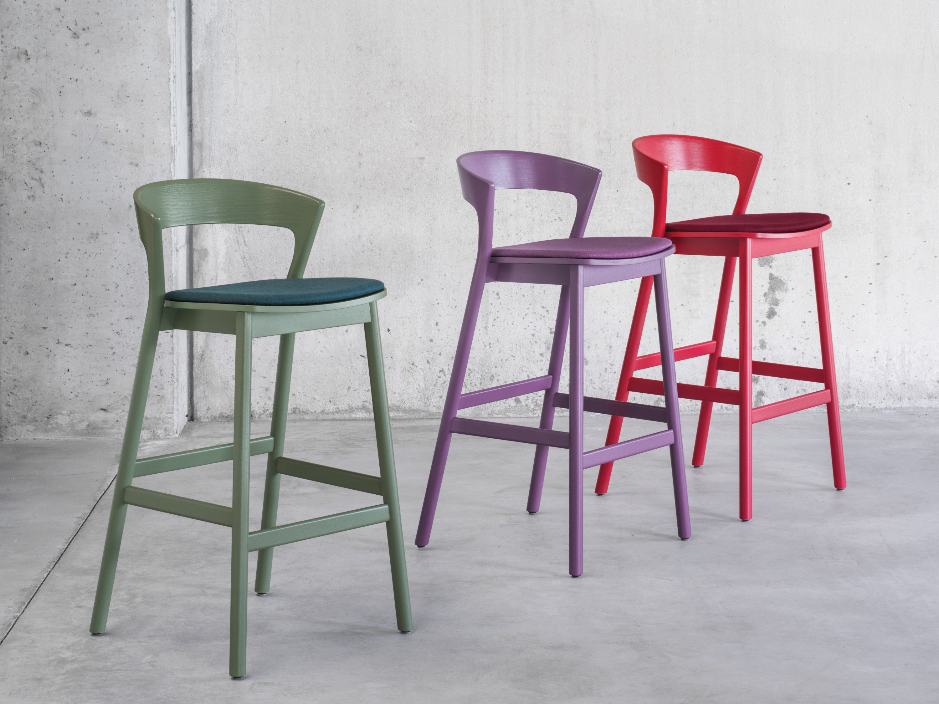 Барный стул с мягким сиденьем TrabA' ARCH-00067677 - Вид №3