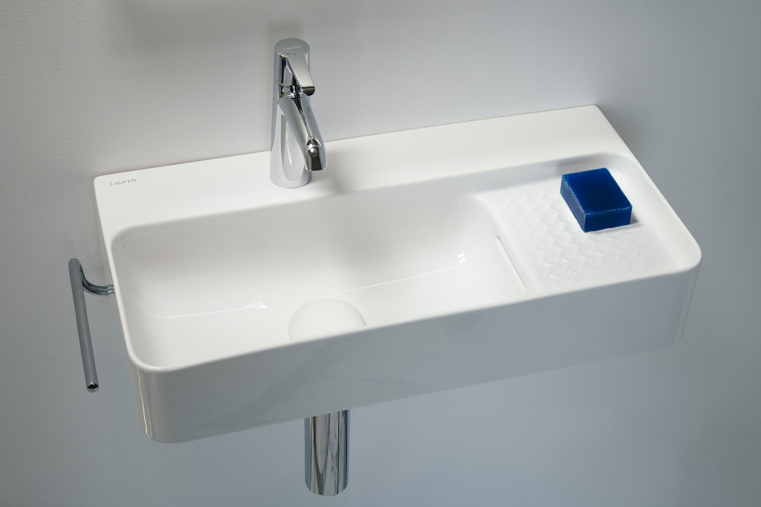 H8152854001091 Раковина укороченная, с полочкой справа LAUFEN PRO - Вид №2