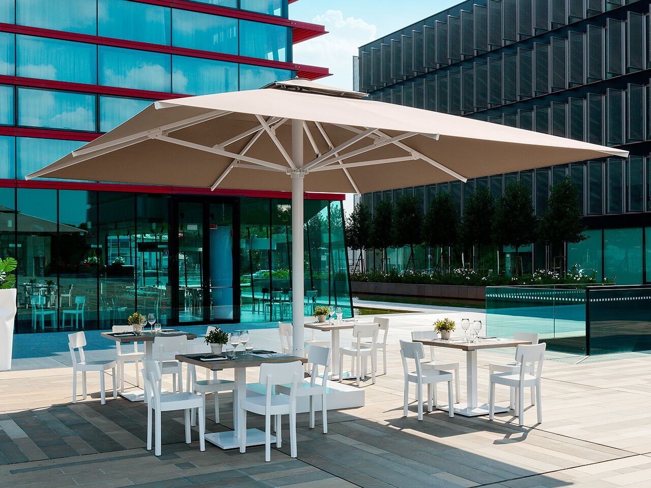 Моторизованный алюминиевый зонтик и акриловая ткань Crema Outdoor ADONE EVO ARCH-00032209