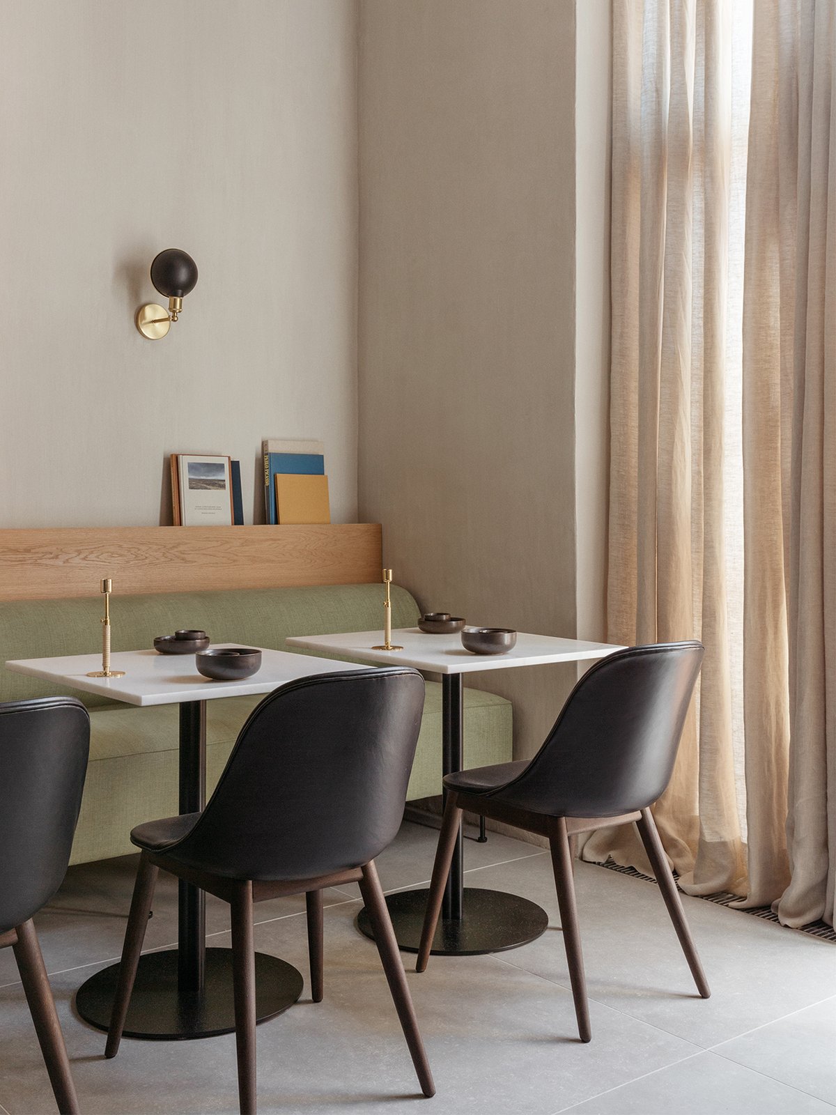 9395001-024201ZZ MENU Боковой обеденный стул Harbour, деревянная основа, обитый Дуб натуральный | Городской бархат - CA7832 / 078  - Вид №15