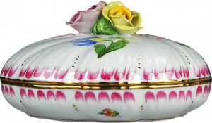 71854 Herend Шкатулка 17см "Китти" (с розой) Фарфор, Керамика