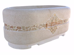 Восстановленный каменный низкий плантатор