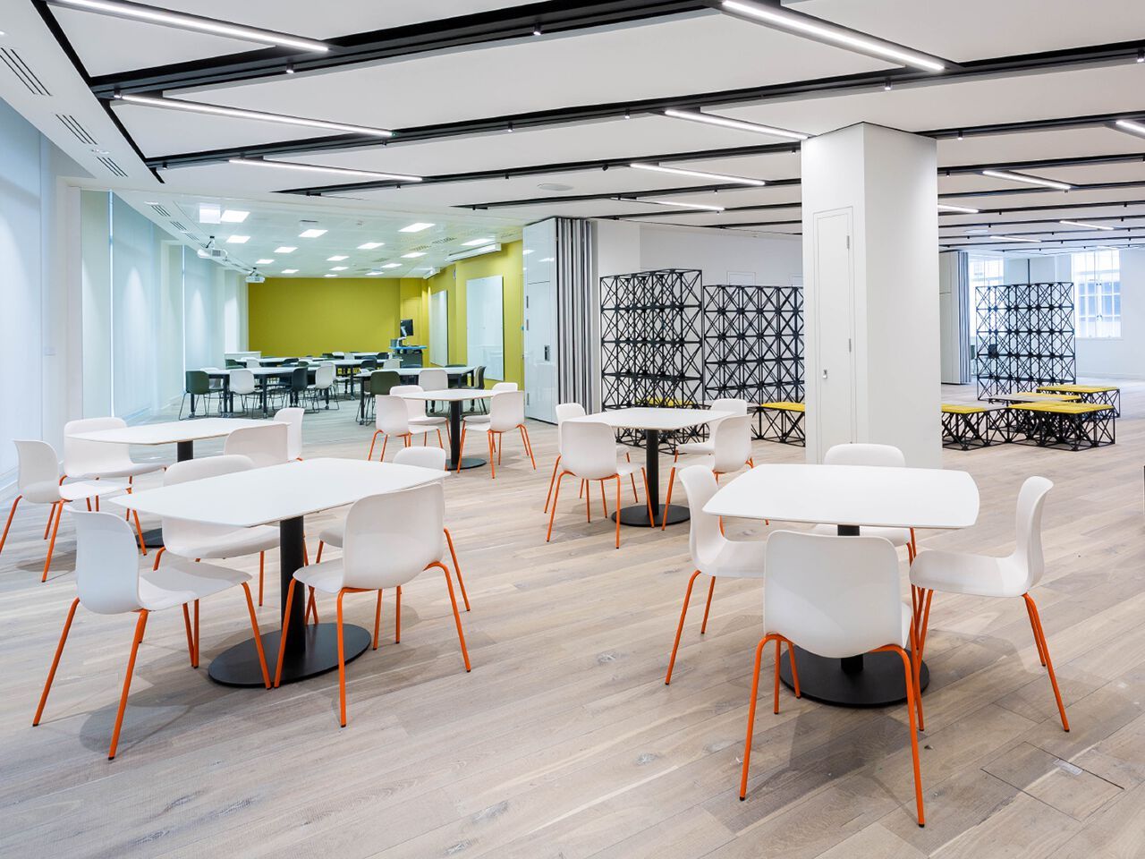 Штабелируемый стул Howe SixE ARCH-00089649 - Вид №3