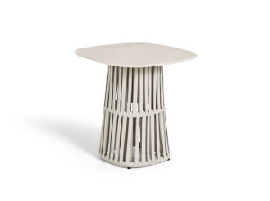 Квадратный стол для сада