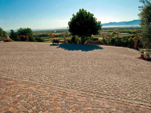 Восстановленный каменный куб