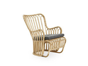 Кресло из ротанга со встроенной подушкой