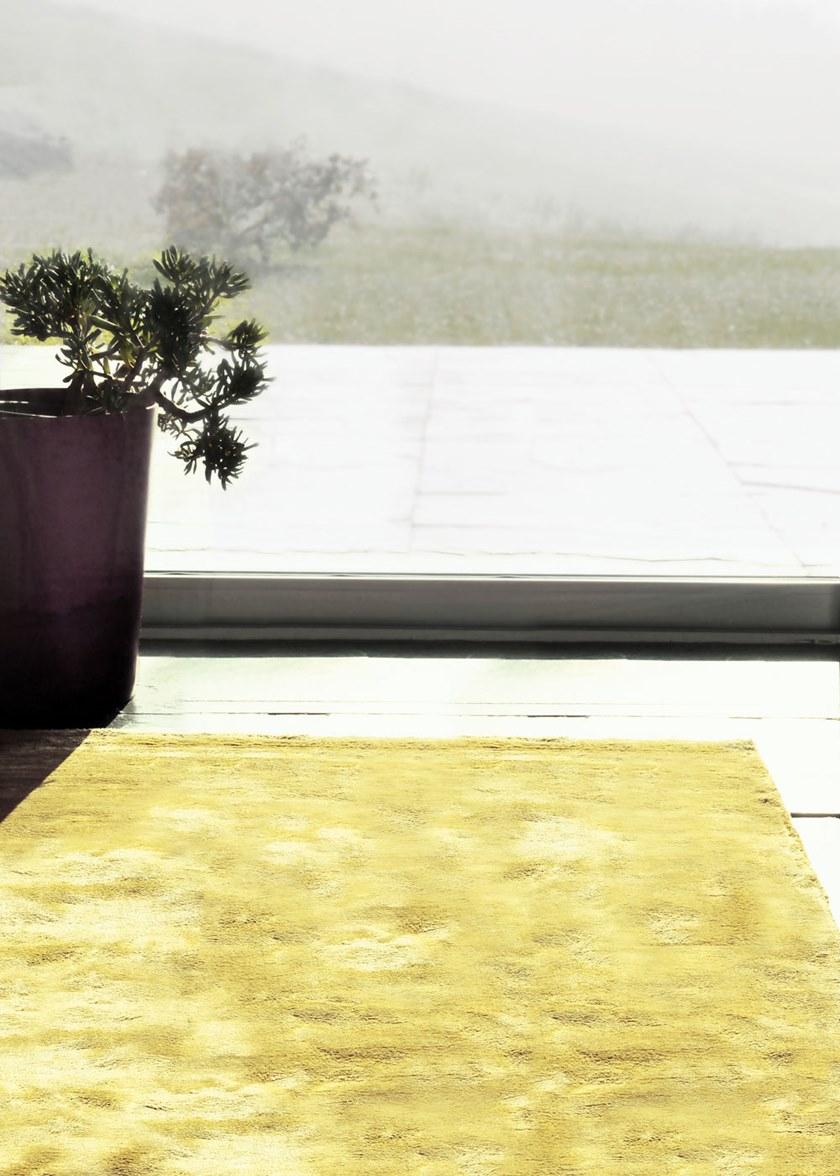 I + I Однотонный прямоугольный коврик из вискозы ручной работы  C 26m - c 26l  - Вид №2