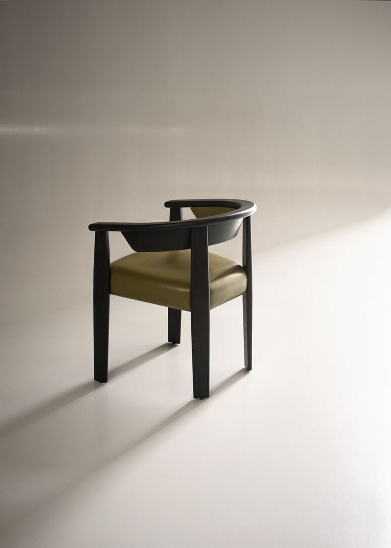 Мягкий стул из массива дерева Baxter AFRA ARCH-00005979 - Вид №1