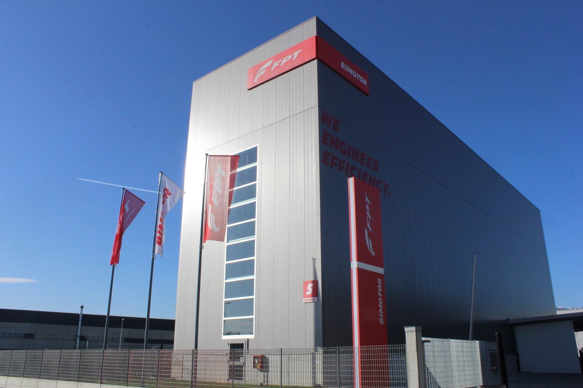 Изолированная металлическая панель для фасада ELCOM SYSTEM ТЕРМОПАРЕТЫ® ARCH-00037807 - Вид №14