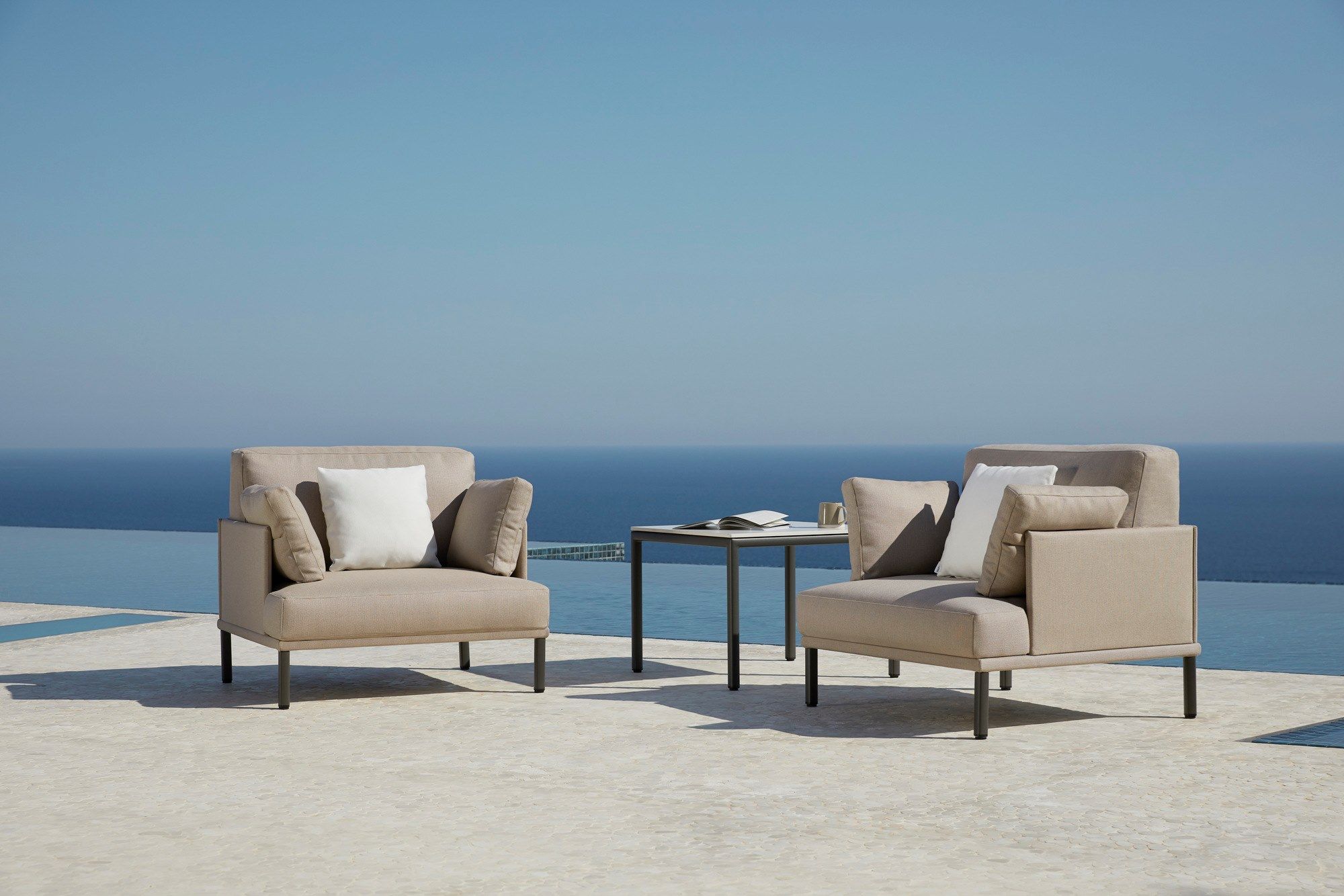 Алюминиевый квадратный садовый журнальный столик с керамической столешницей POINT Long Island ARCH-00047276 - Вид №2