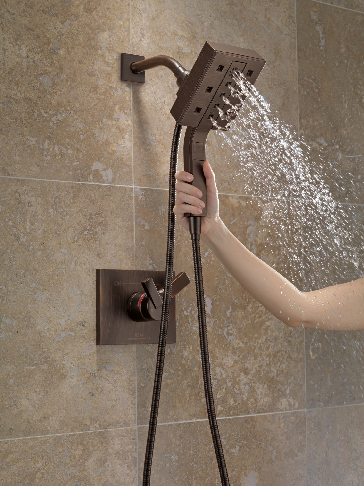 58473-RB H2Okinetic® In2ition® Душ два в одном с 4 настройками Delta Faucet Universal Showering Венецианская бронза  - Вид №6