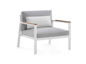 Тканевое кресло с подлокотниками