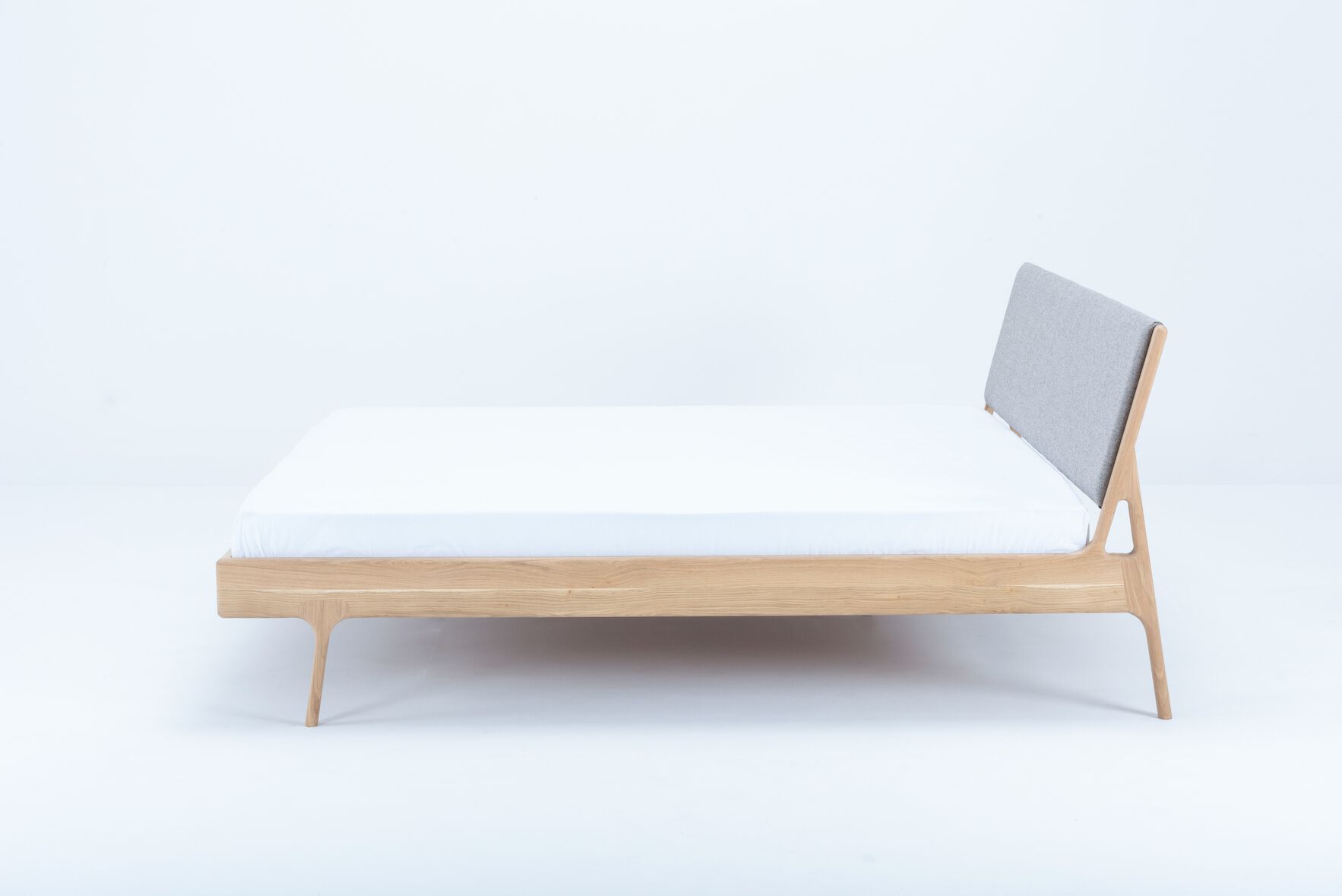 Дубовая двуспальная кровать Gazzda Fawn ARCH-00085993 - Вид №43