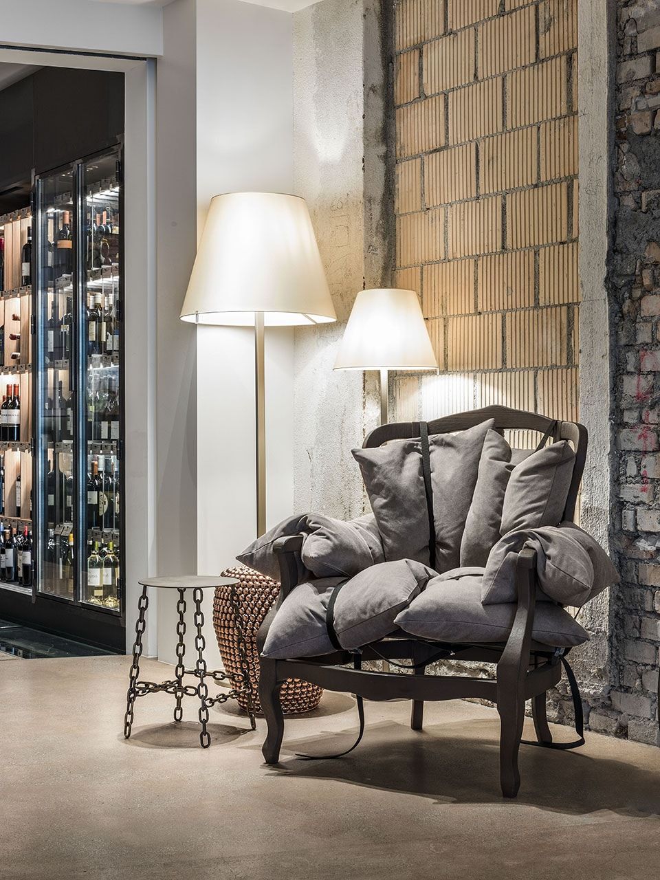 Кресло с подлокотниками Mogg 7 PILLOWS ARCH-00084385 - Вид №4