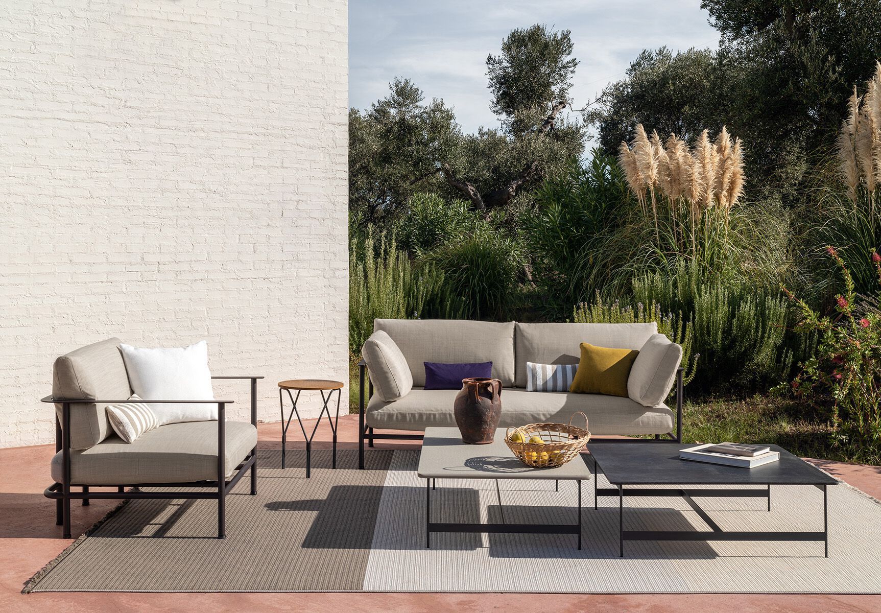 Тканевое садовое кресло с подлокотниками Potocco Elodie ARCH-00136427 - Вид №1