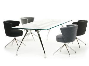 Прямоугольный стеклянный стол для совещаний