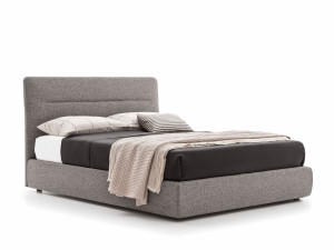 Двуспальная кровать с мягким изголовьем