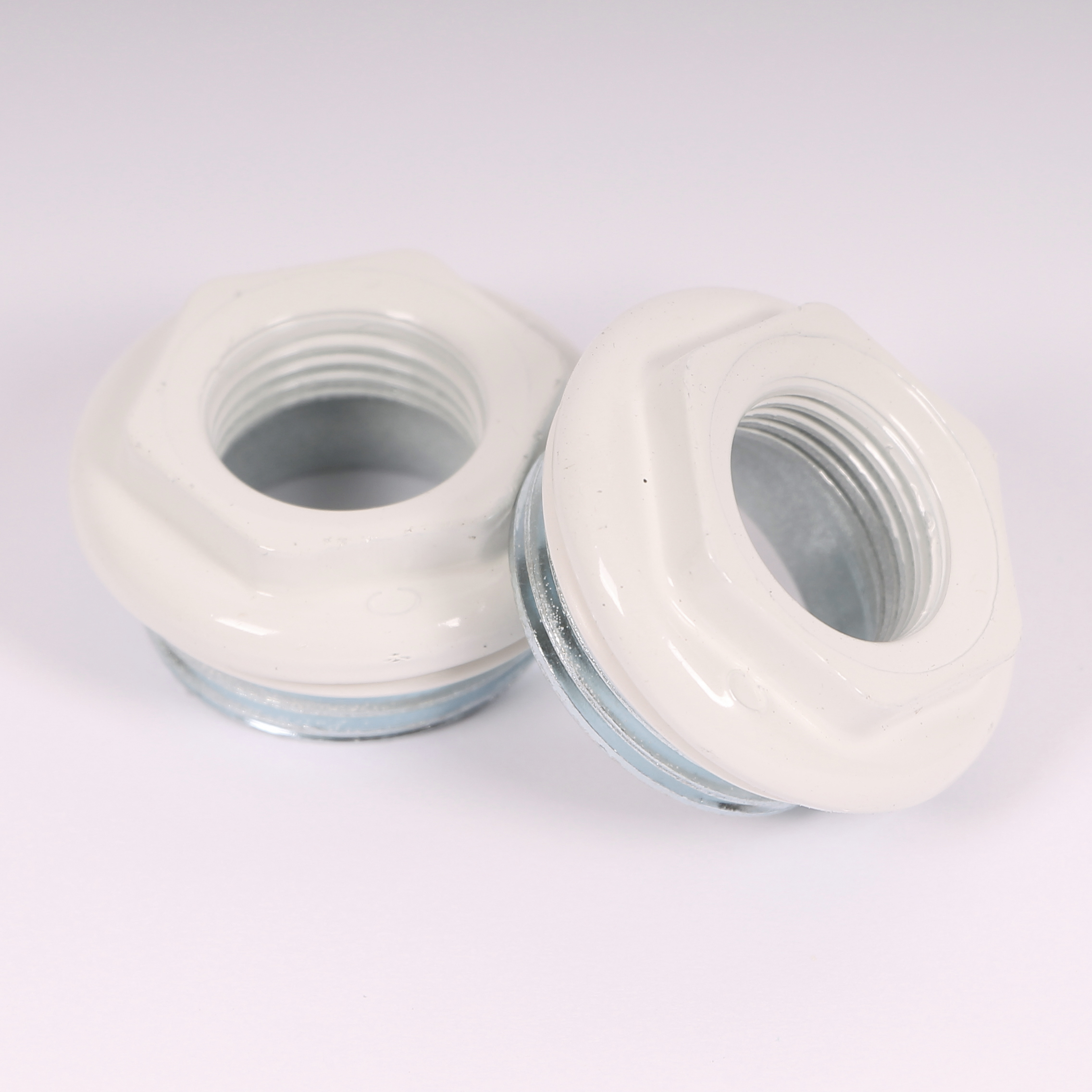 Комплект для подключения радиатора с плоскими штырьевыми кронштейнами (3 шт) с силиконовой прокладкой Tiemme 1"х1/2" RAL9010 TORIDO TK12S1C3 - Вид №5