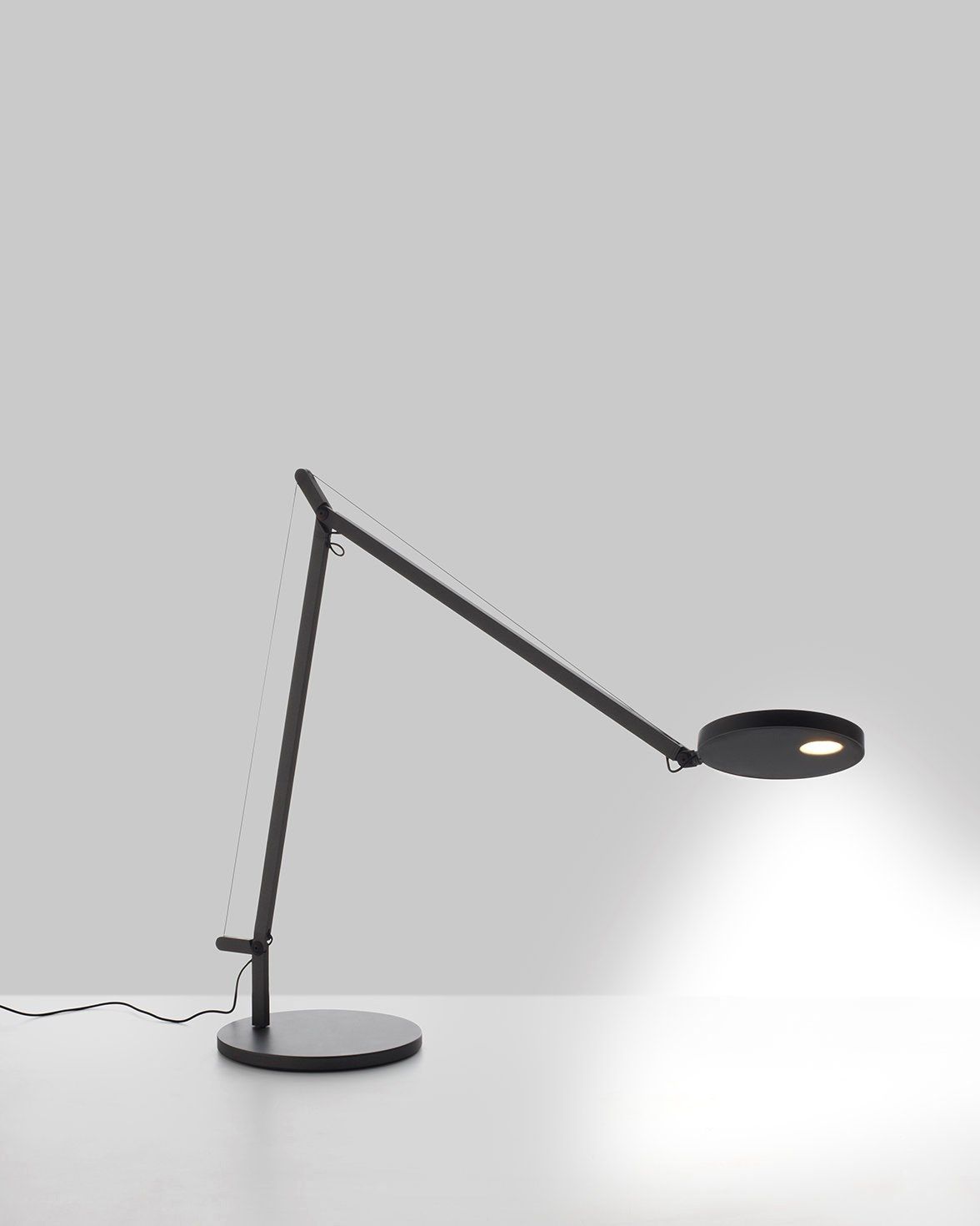 Регулируемая светодиодная настольная лампа Artemide ARCH-00075920 - Вид №6