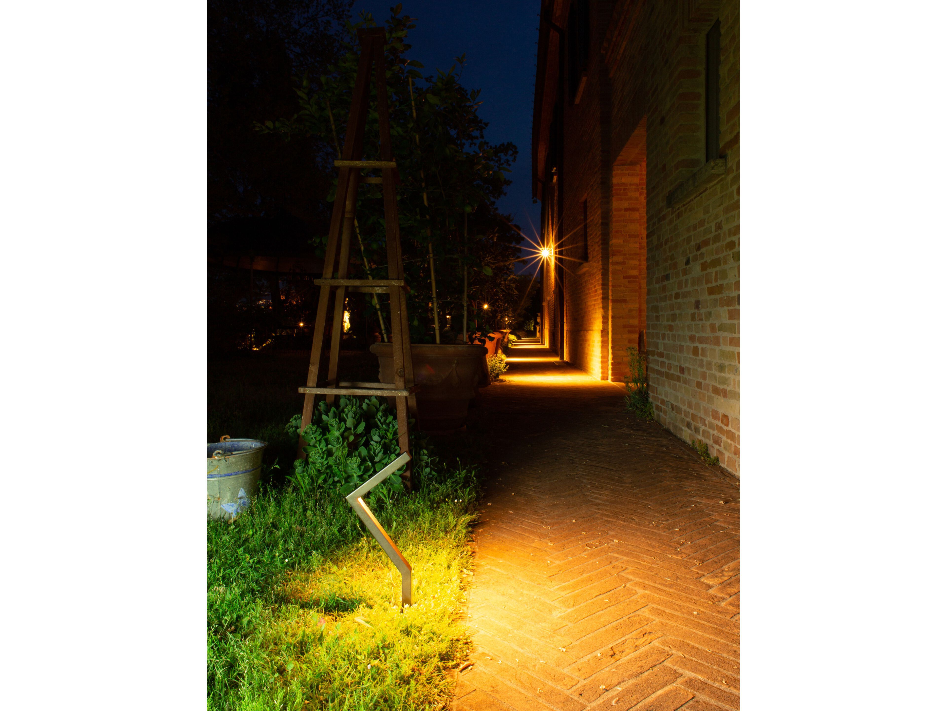 Стальной светодиодный световой столб Renzo Serafini OBLIQUA ARCH-00109229