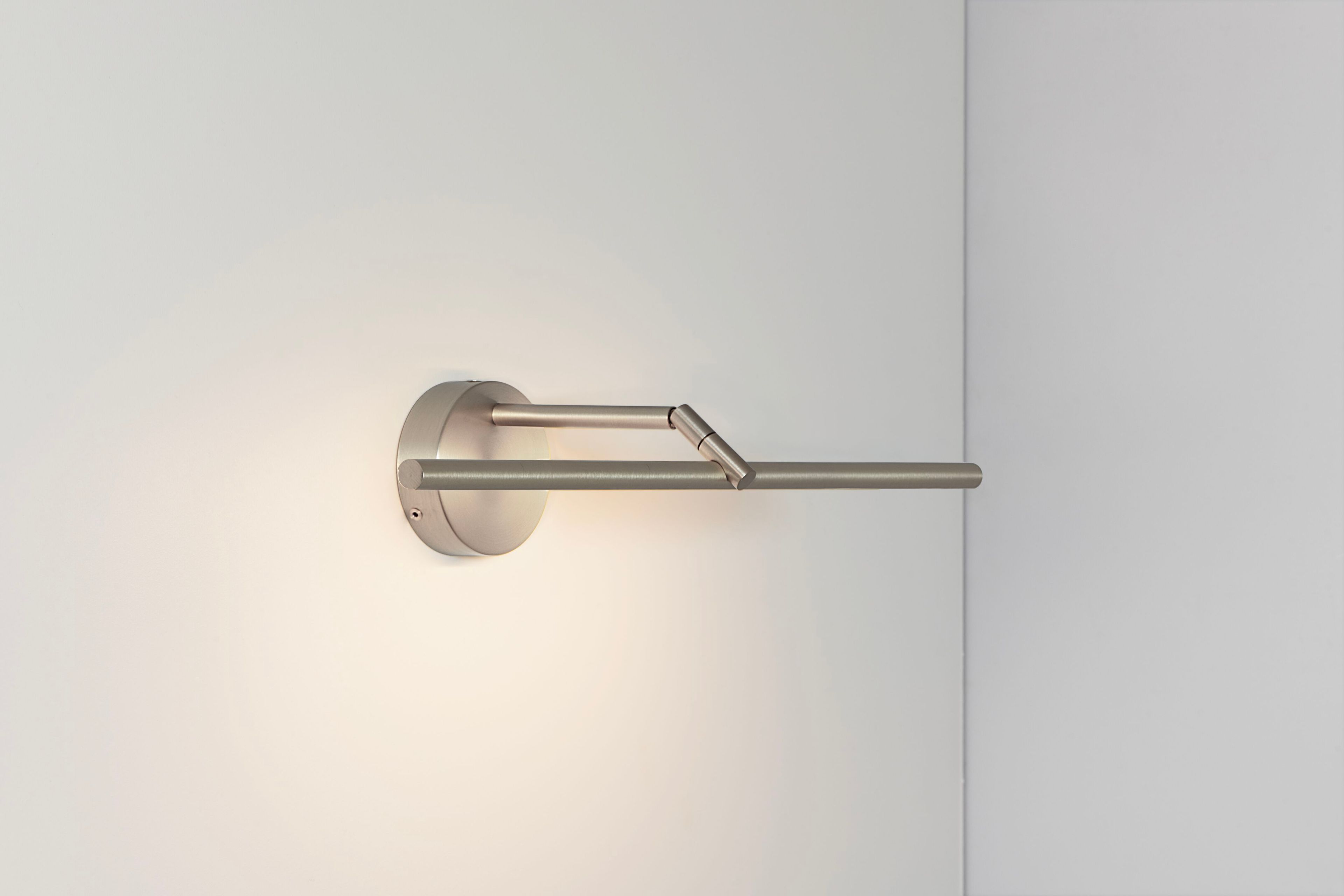 Латунный светодиодный настенный светильник для картин CVL Luminaires Airy ARCH-00003742 - Вид №9