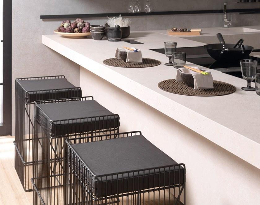 GAMADECOR Современная встроенная кухня из лакированного дерева с полуостровом. Emotions - kitchens sun-id-1478783 - Вид №2