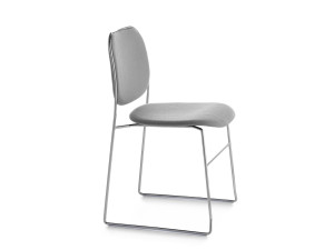 Штабелируемый стул с мягкими салазками