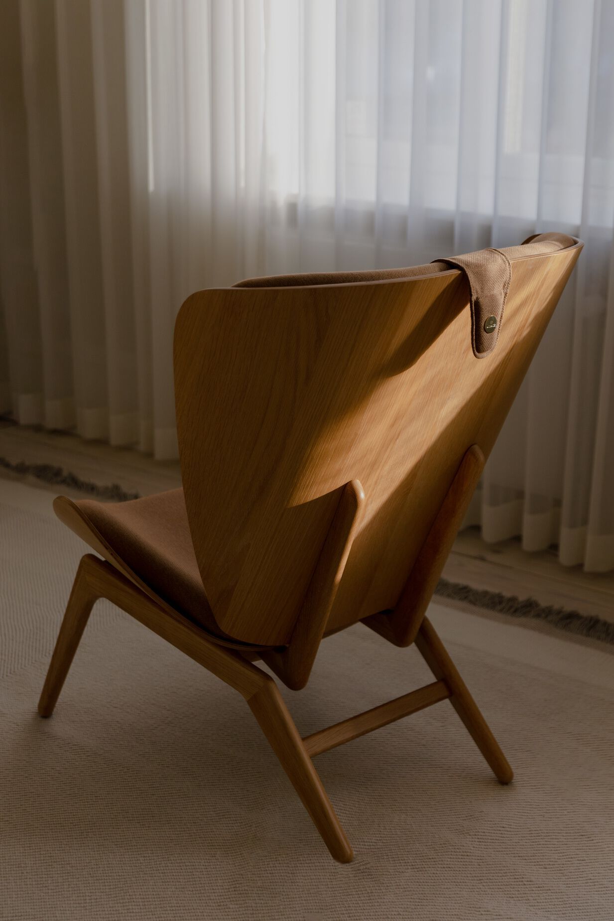 Кресло с высокой спинкой UMAGE the Reader ARCH-00126170 - Вид №3