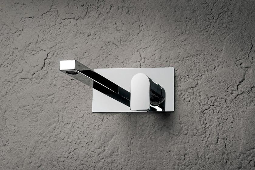 Fir Italia Смеситель для раковины настенный из латуни с тарелкой Doda 67 6710108 - Вид №1