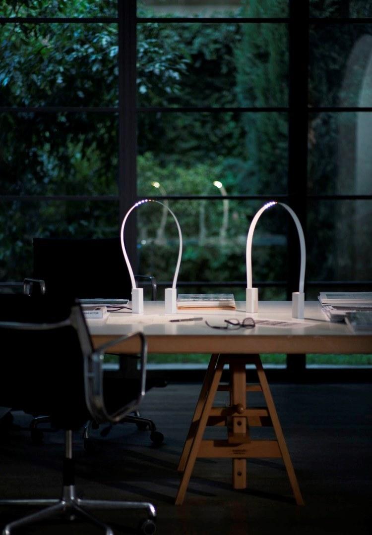 Martinelli Luce Гибкая настольная лампа из алюминия и смолы  823  - Вид №23