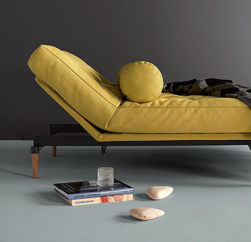 Диван Colpus с матрасом Spring Round, черной металлической рамой и ножками из светлого дерева, жёлты Innovation Living COLPUS554 - Вид №4