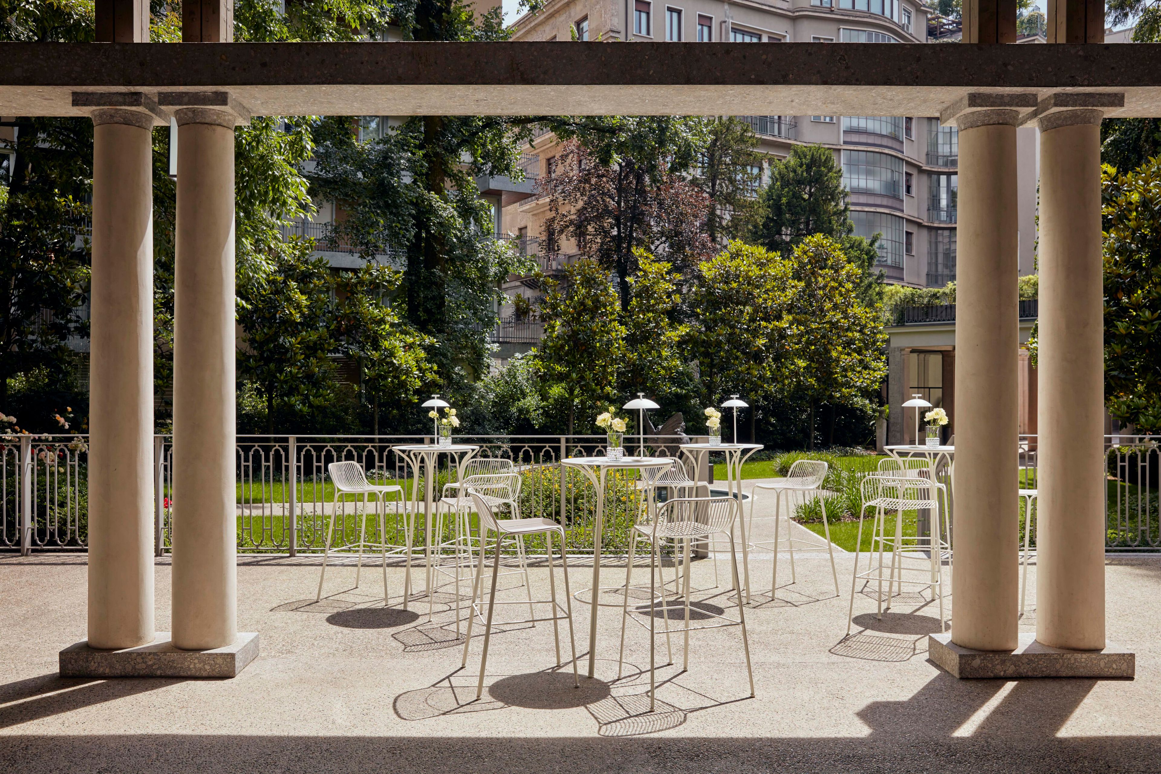 Батарея приведенная в действие стальная светодиодная наружная настольная лампа Kartell Geen-A ARCH-00069920 - Вид №37