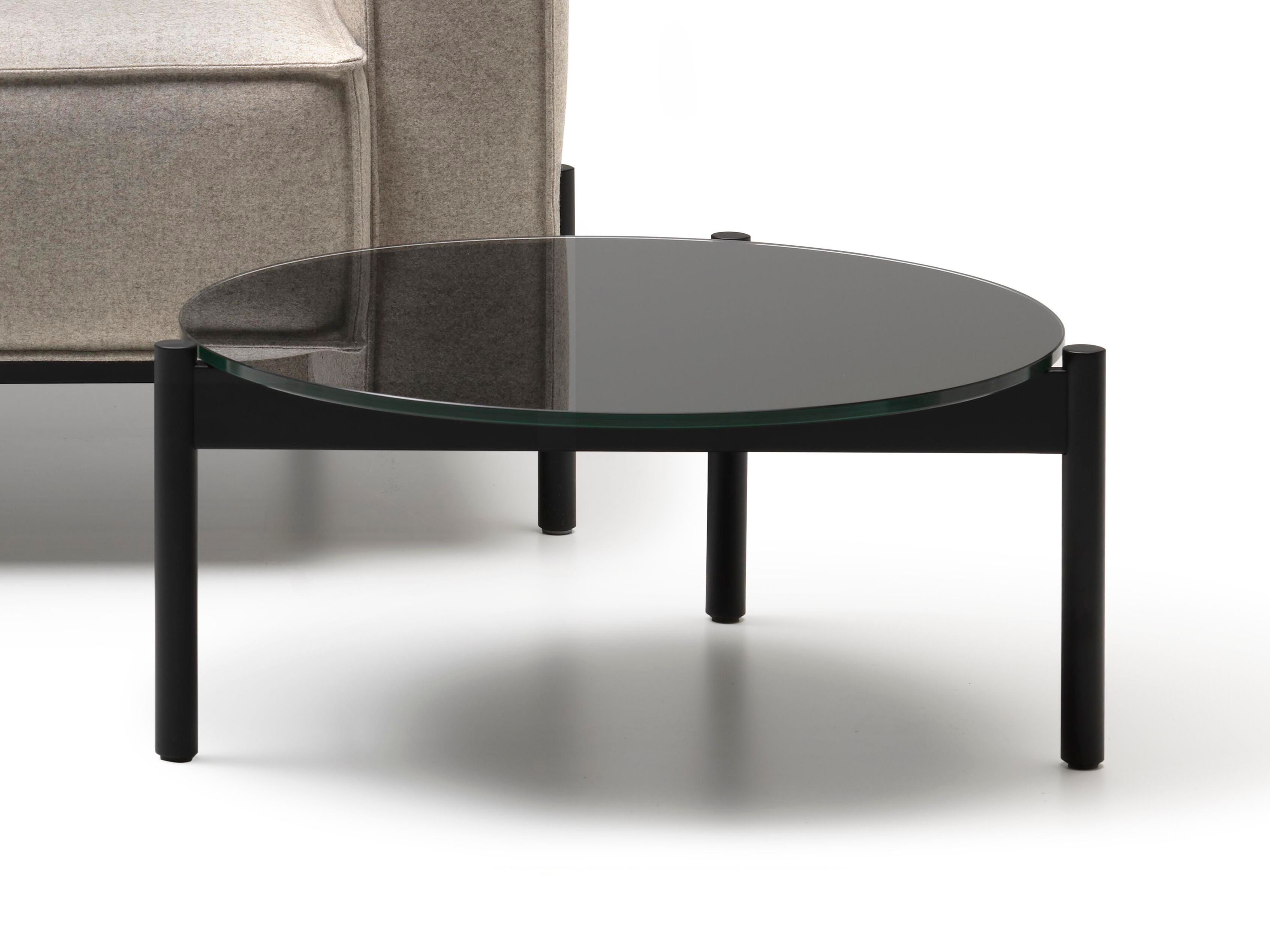 Стеклянный низкий круглый журнальный столик de Sede DS-22 ARCH-00143949