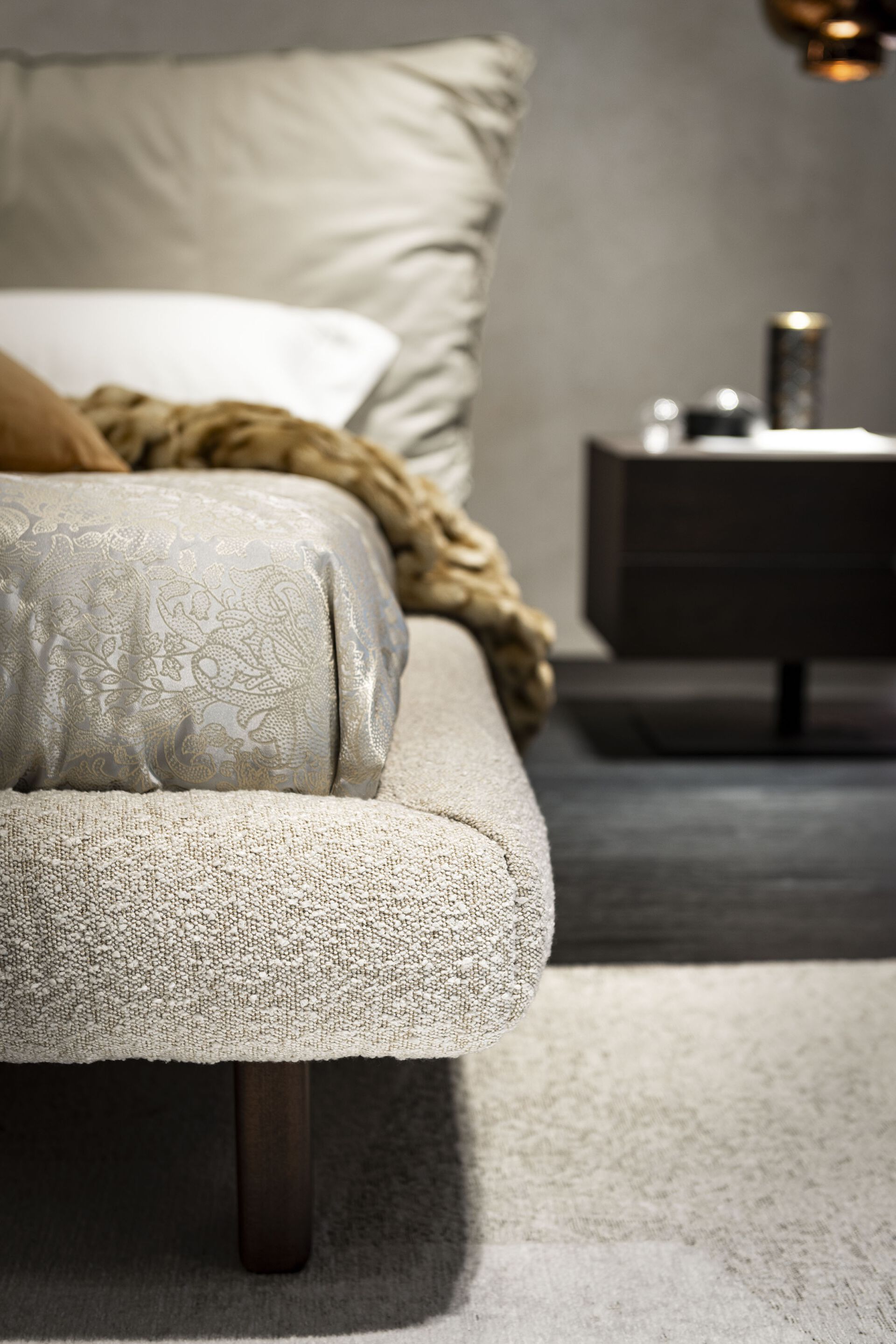 Двуспальная кровать с мягким изголовьем Cattelan italia PASCAL ARCH-00040740 - Вид №1