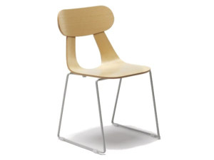 Штабелируемый стул из ясеня