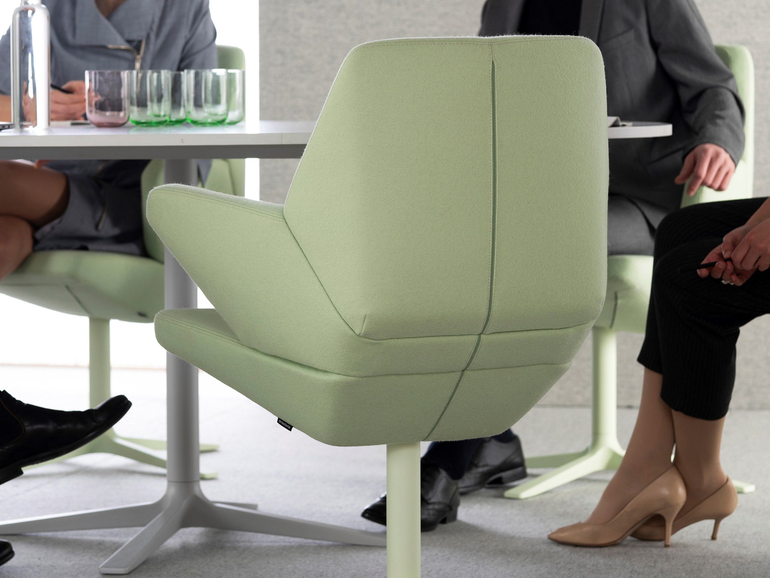 Мягкий стул с подлокотниками prostoria Trifidae ARCH-00112121 - Вид №3