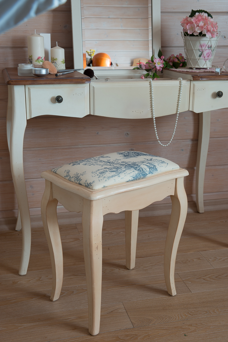 Табурет Mobilier de Maison с мягким сиденьем Бело-серый ДОМАШНЯЯ ОБСТАНОВКА MOBILIER DE MAISON 017199 Белый;бежевый Santreyd  - Вид №1