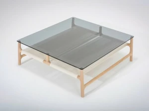 Gazzda Низкий квадратный журнальный столик из дерева и стекла Fawn 08a