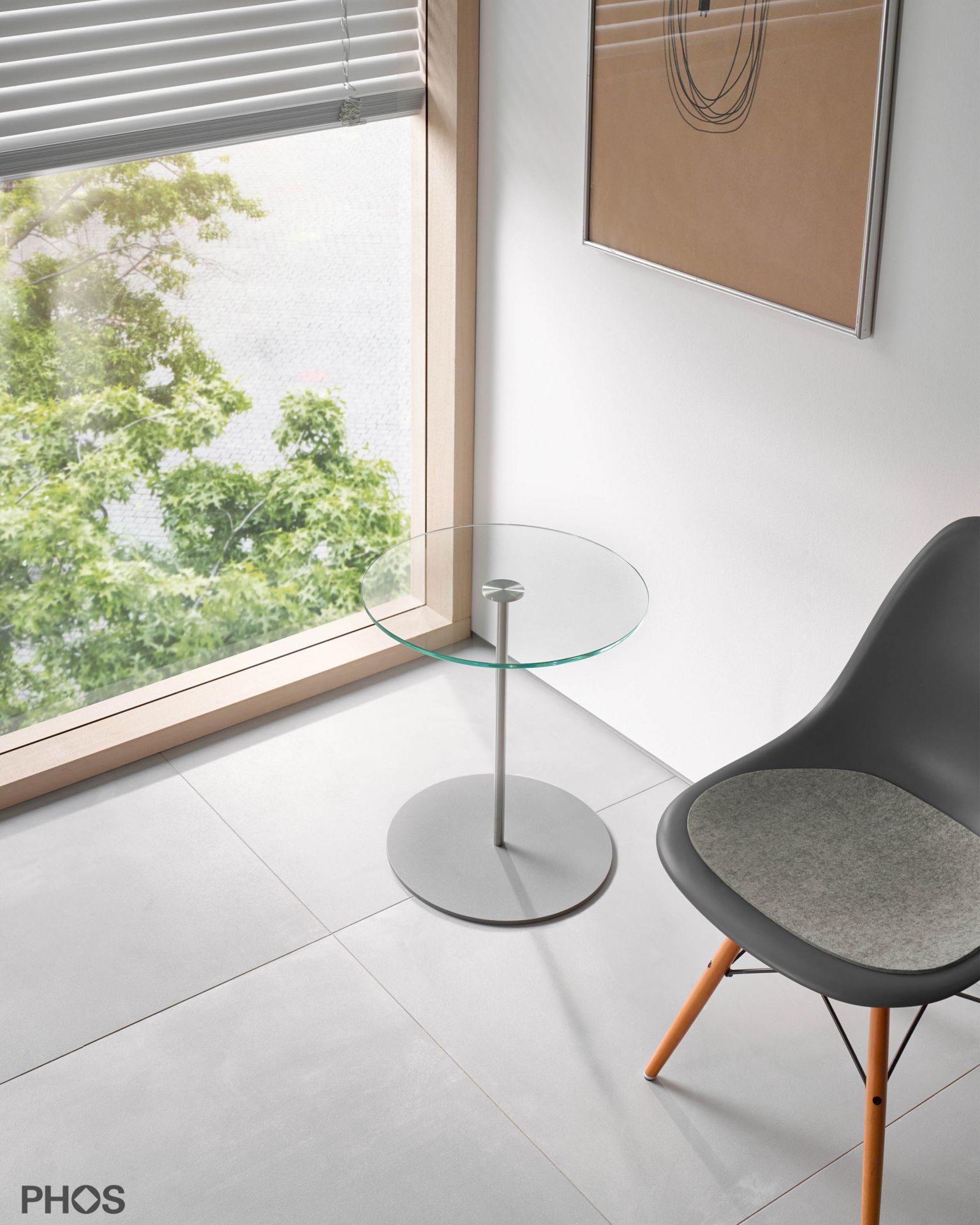 BT400G Приставной столик со стеклянной полкой, высота 40 см, основание: серое. PHOS  - Вид №1