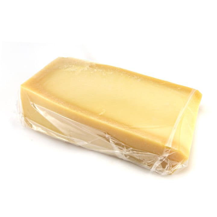 Сыр Пармезан Швейцарский твёрдый коровий БЗМЖ Santreyd 3002