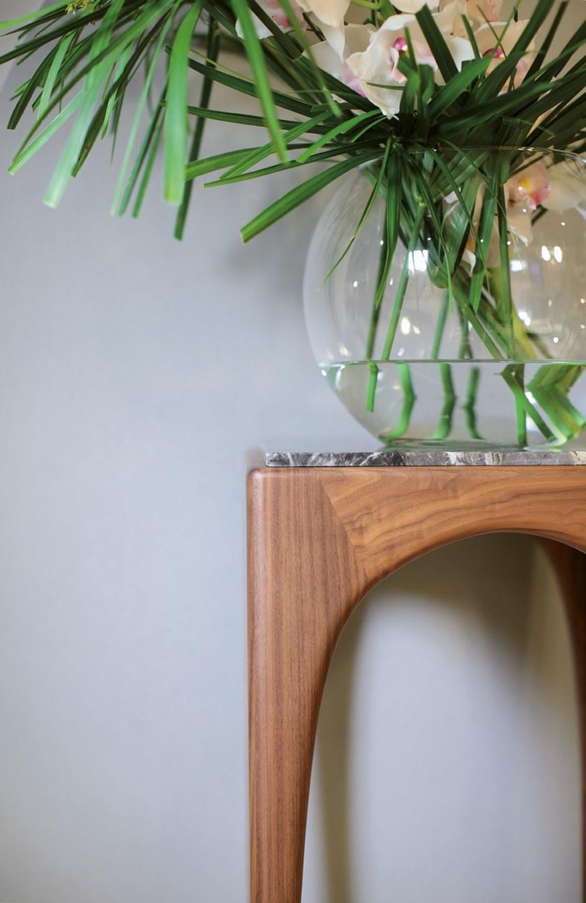 Bellotti Ezio Пьедестал из орехового дерева с мраморной столешницей Gea 2019-18 - Вид №1