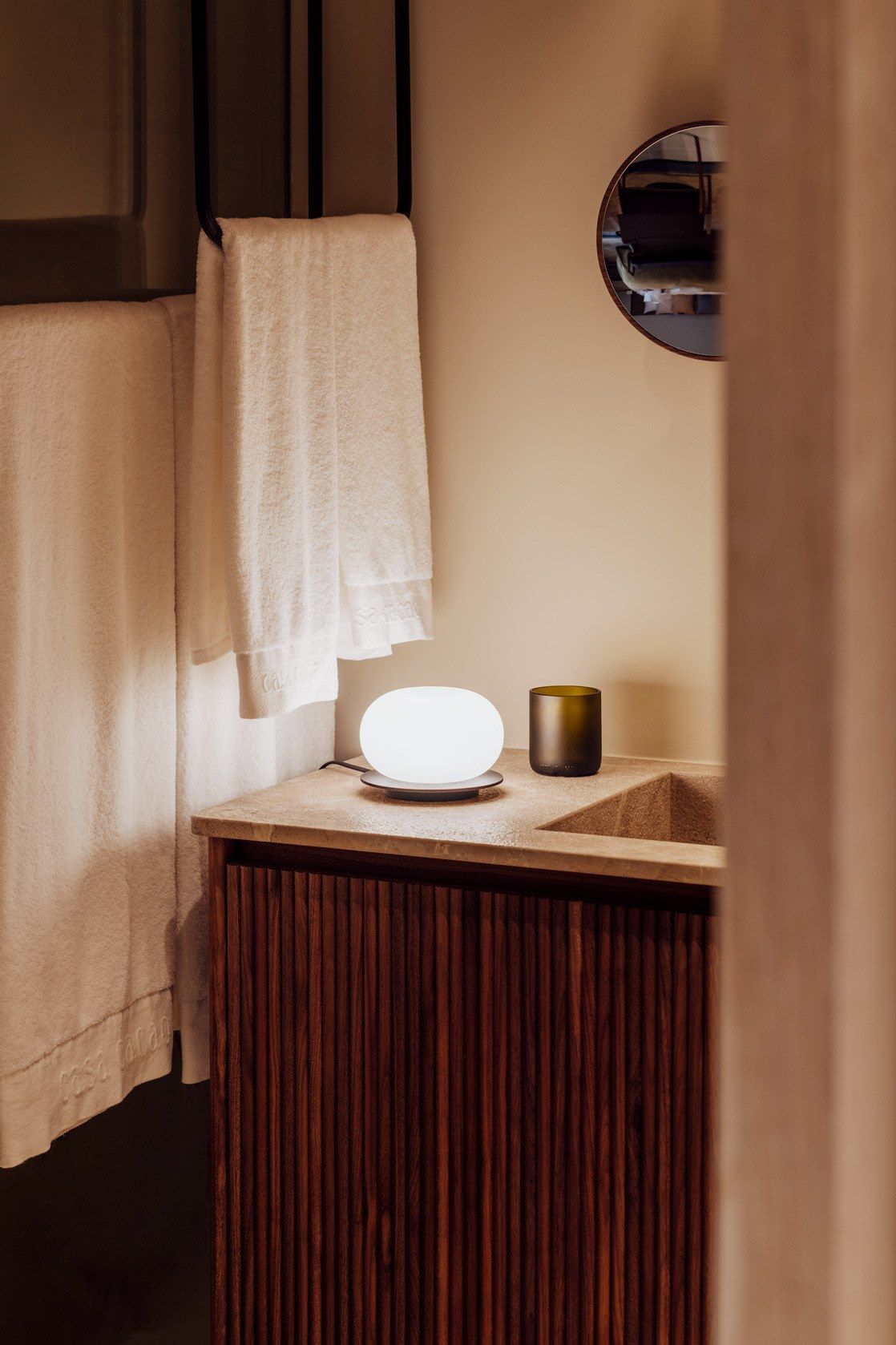 Настольная лампа из ясеня и выдувного стекла Milan Iluminacion Knock ARCH-00039338 - Вид №6