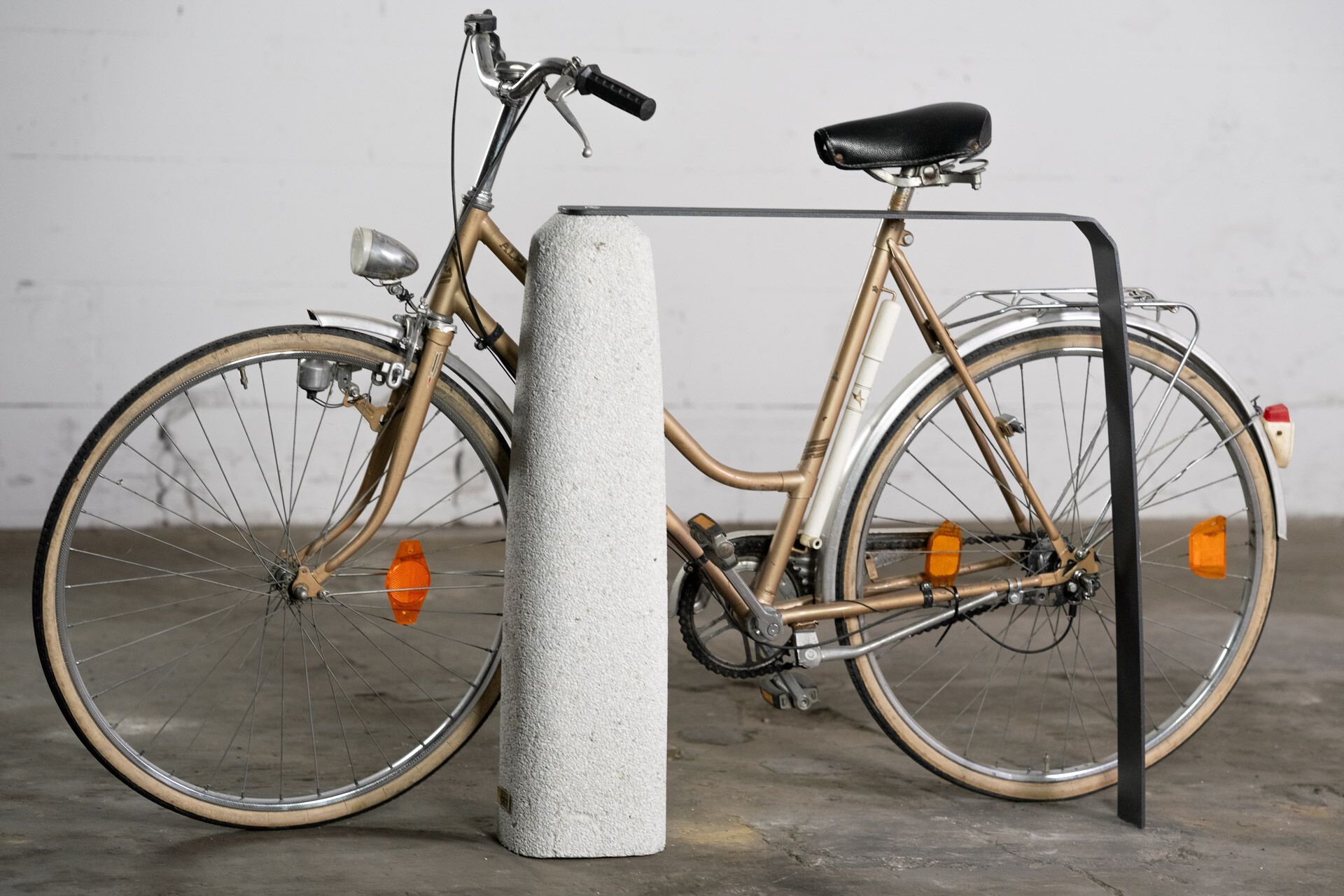 Бетонные и стальные велосипедные стойки Kremen ARCH-00036601 - Вид №3